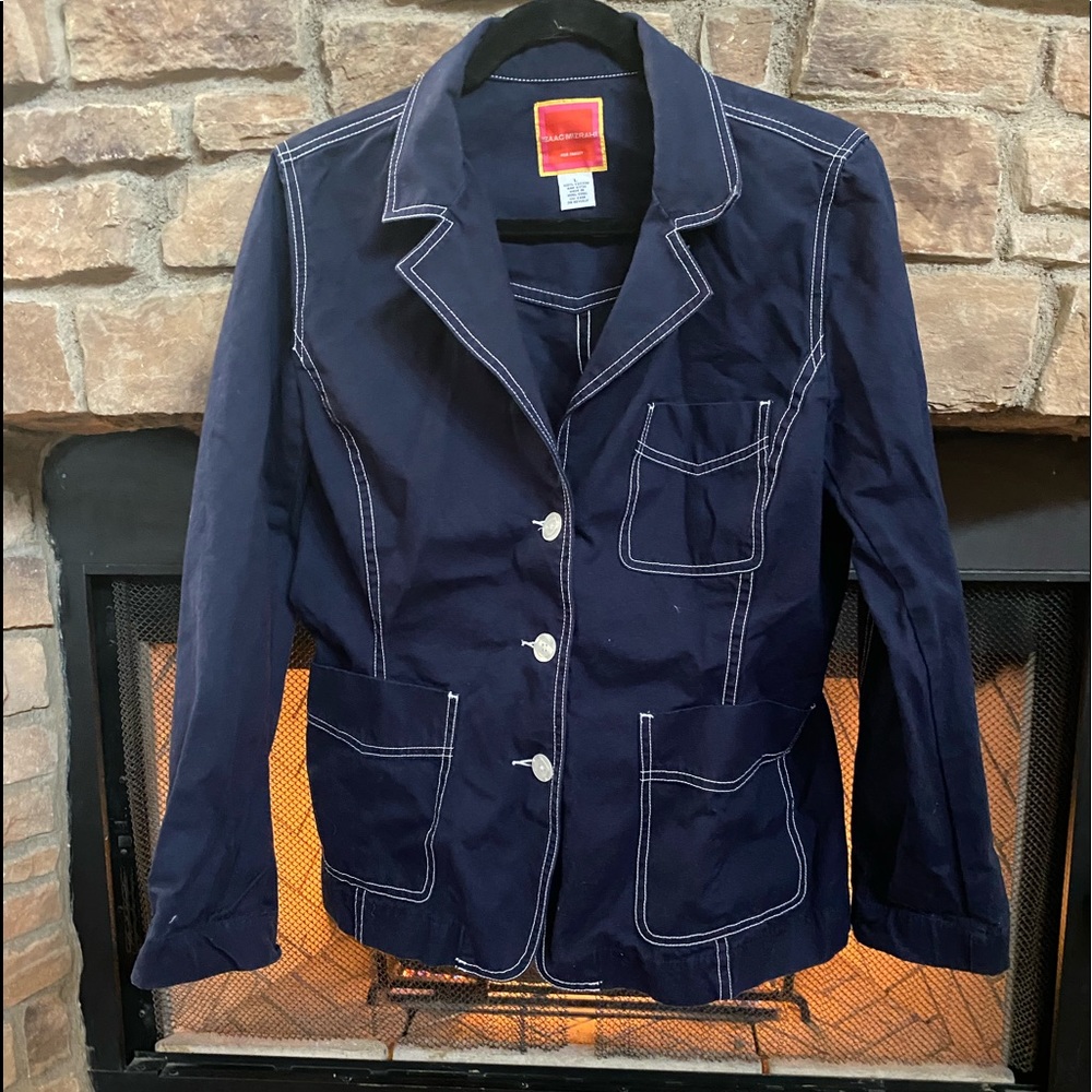 Isaac Mizrahi Jean jacket. Crisp white stitch with mother of pearl buttons. L